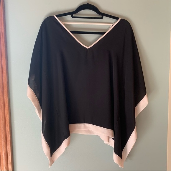 BCX Tops - BCX Black and White Blouse‎